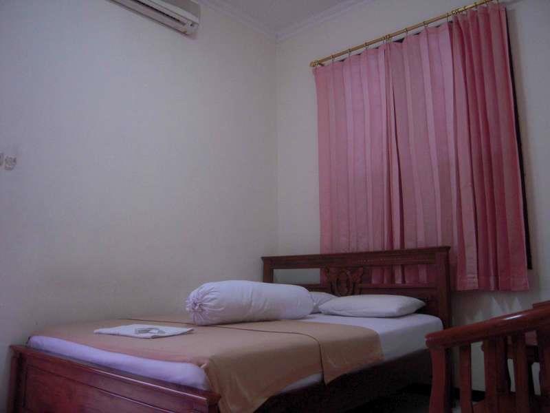 Hotel Paprica 1 Surabaia Exterior foto